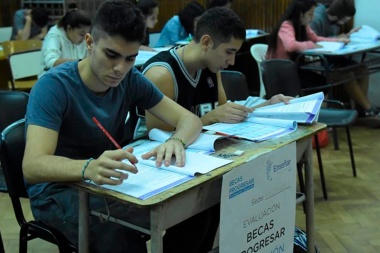 El Gobierno confirmó que habrá un nuevo aumento para el programa de Becas Progresar