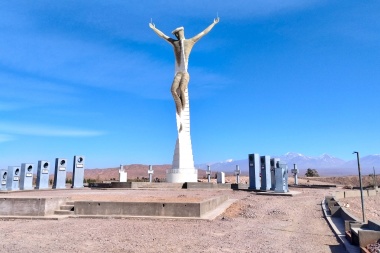 La Historia, la Cultura y la Fe de Calingasta: Un viaje al Casco Histórico y el emblemático Cristo Redentor