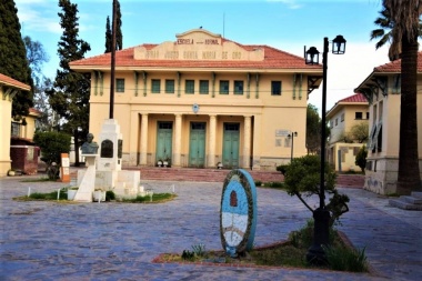 La Escuela Normal Superior Fray Justo Santa María de Oro cumple el 106 aniversario de su fundación