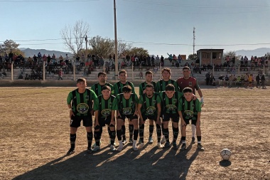 El Club Sportivo Racing de Jáchal cumplió su 103 aniversario y lo festeja con sus glorias verdinegras