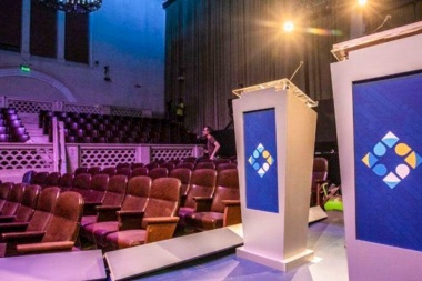 ¿Quiénes son los 8 periodistas que moderarán los debates presidenciales de Argentina?