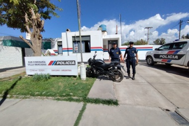 La subcomisaría de Villa Mercedes realizó allanamientos y encontró una moto denunciada por hurto en Rivadavia