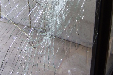 Un vecino de Jáchal se resistió, dañó la puerta de vidrio de la Comisaria 21 y será juzgado por Flagrancia