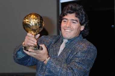 La Justicia francesa prohibió que se venda el Balón de Oro que Diego Maradona ganó en 1986