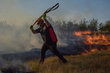 En Córdoba, el fuego afectó más de 6.000 hectáreas pero sería contenido en las próximas horas