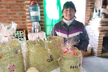 Doña Juana Rosalinda Sánchez: La Artesana de Palma que Resiste con Pasión y Dedicación en Tamberias