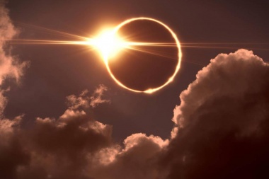 ¿Cómo será el eclipse solar anular que está por cubrir el cielo argentino el próximo 2 de octubre?