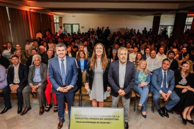 El gobernador Orrego participó del encuentro regional sobre minería que se hizo en San Juan