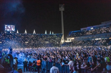 En Imágenes: Más de 40 mil personas participaron de la Primera Noche de la Fiesta Nacional del Sol 2024