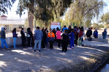 Presentaron un proyecto de construcción a la comunidad educativa de la escuela Esteban Agustín Gascón