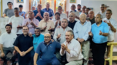 El Grupo de Rosario de Hombres de Jáchal celebró su tercer aniversario en la Capilla Virgen del Valle de Otra Banda