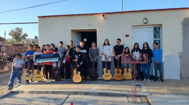 El Taller Musical Arte y Tradición sigue creciendo en Jáchal y enseñando a sus alumnos guitarra y piano con pasión