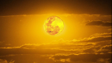 El fotógrafo Matías Castro captó desde Jáchal la impactante Superluna del Castor, la más brillante del 2025