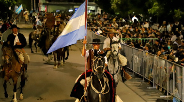 La Policía estimó 11 mil personas en la Plaza San Martín durante la primera noche central de la Fiesta Nacional de la Tradición