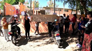 Alumnos de Gran China no asisten a clases por falta de agua potable y los padres exigen la obra del nuevo pozo