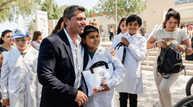 En 9 de Julio y Sarmiento se completó la entrega de 30.000 computadoras para estudiantes y docentes de San Juan