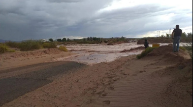 La toma de agua de Mogna fue dañada por la creciente y el COEM asistió a 46 demandas por emergencias habitacionales