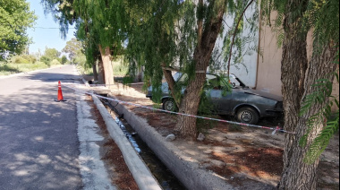 Un Renault 12 embistió a un hombre que circulaba en bicicleta en El Rincón y luego el vehículo terminó contra una pared