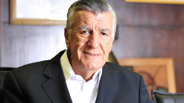 José Luis Gioja fue internado de manera preventiva tras un malestar abdominal y evoluciona favorablemente