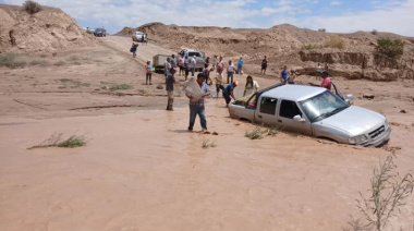 La tormenta volvió a golpear a Mogna en Jáchal: la creciente cortó el camino de acceso y el pueblo quedó aislado