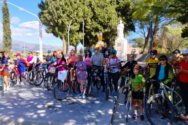 Fiestas Patronales: Se realizó una emotiva bicicleteada familiar por las calles de Jáchal en honor a San José