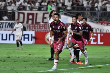 River Plate debutó con un triunfo en la Copa Libertadores y venció 1-0 a Universitario en Perú