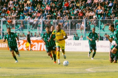 Aldosivi goleó a San Martín de San Juan en un duelo de necesitados y lo hundió en la tabla