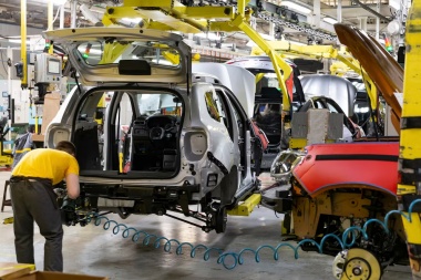 En marzo la industria cayó 4,5% y la construcción sufrió una baja del 4,1% en relación al mes anterior