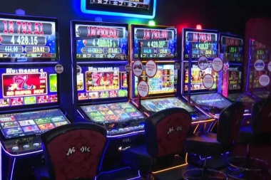 Una jubilada murió en un bingo y los apostadores siguieron jugando con el cadáver al lado