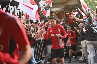 Los hinchas de River armaron un multitudinario banderazo en Seattle en la previa del debut en el Mundial de Clubes