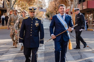 San Juan conmemoró el 209° aniversario de la Independencia con un emotivo acto encabezado por el gobernador Orrego