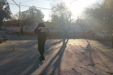 Un menor fue trasladado al hospital San Roque tras un choque en una esquina con semáforos en funcionamiento