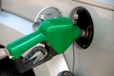 En Jáchal bajaron los combustibles comunes, pero ahora subieron $13 el litro de Nafta Infinia e Infinia Diesel