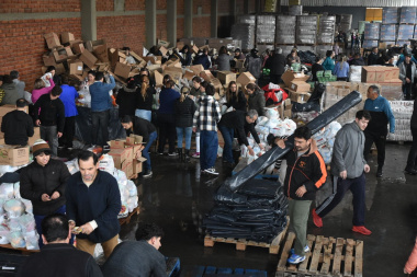 El gobernador Orrego dispuso todo el recurso humano y material para asistir a los damnificados por el temporal