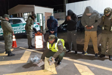 Les secuestraron cocaína, marihuana y dinero e intentaron sobornar al personal de Gendarmería