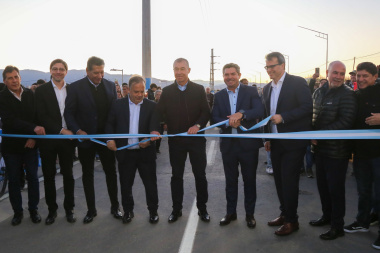 Orrego inauguró la Calle 5, con modernización y conectividad para Rawson y Pocito, y anunció nuevos asfaltos