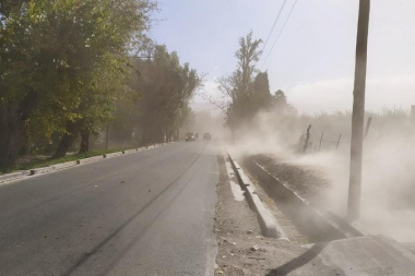 El viento Zonda impulsó la máxima hasta los 34.6° en Jáchal y se espera un marcado descenso para el domingo