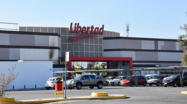 Ya son 29 los trabajadores despedidos del Hiper Libertad y crecen los rumores de una posible venta a La Anónima
