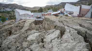 Continúa la emergencia geológica en Comodoro Rivadavia y ya son 300 los evacuados por el desplazamiento del cerro
