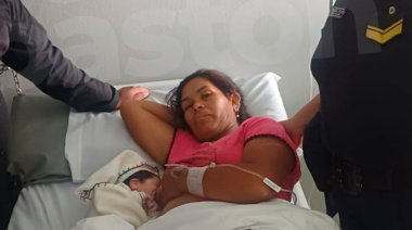 Policías de la Comisaría 37 asistieron un parto de urgencia en Pie de Palo y lograron que el bebé naciera sano