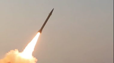 Confirmaron que el régimen de Irán lanzó una nueva oleada de ataques con drones y misiles contra los países del Golfo