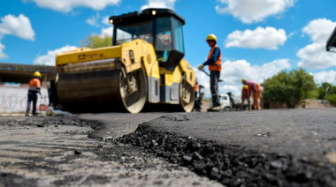 La Municipalidad de Jáchal avanza con la repavimentación de la playa de maniobras de la Terminal de Ómnibus