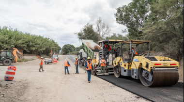 Avanza la pavimentación de calle Eugenio Flores en Jáchal y el tramo final podría completarse durante esta semana