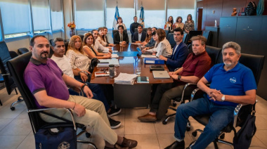 El Gobierno presentó una nueva propuesta con sumas fijas mensuales y otras mejoras, los gremios definirán el miércoles