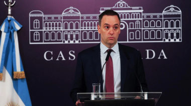 Denuncian a Manuel Adorni por irregularidades, sospechas de conflicto de intereses y varias licitaciones bajo la lupa