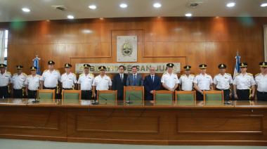 Entregaron sables de mando a la Plana Mayor de la Policía de San Juan y reafirman el compromiso con la seguridad pública