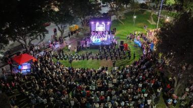 El Monumento a los Caídos volvió a latir con el espíritu de Malvinas y una multitud acompañó la Vigilia en honor a los héroes