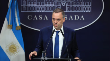 La Justicia confirmó que Manuel Adorni viajó en primera clase a una paradisíaca isla de Aruba junto a toda su familia