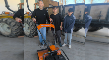 La Escuela Agroindustrial Videla Cuello sumó un rotocultivador para fortalecer la formación técnica de sus estudiantes