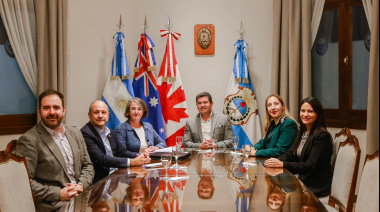 El gobernador Orrego recibió a Sara Louise Roberts embajadora de Australia y Stewart Wheeler embajador de Canadá